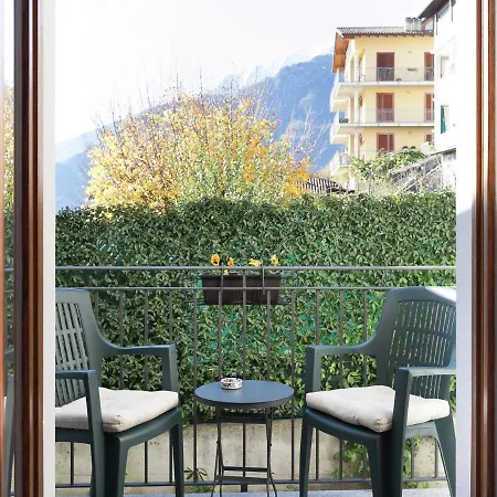 Appartement Modern Apartment with Private Garden near Lake in Lombardy