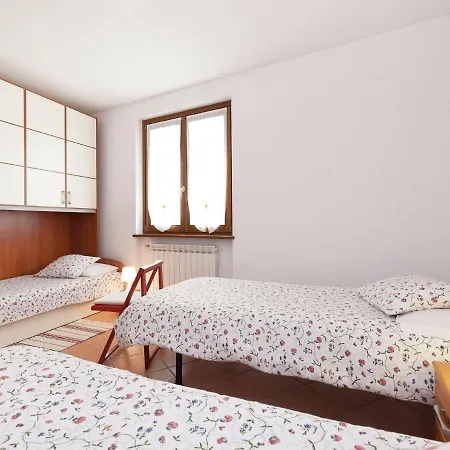 Appartement Modern Apartment with Private Garden near Lake in Lombardy *